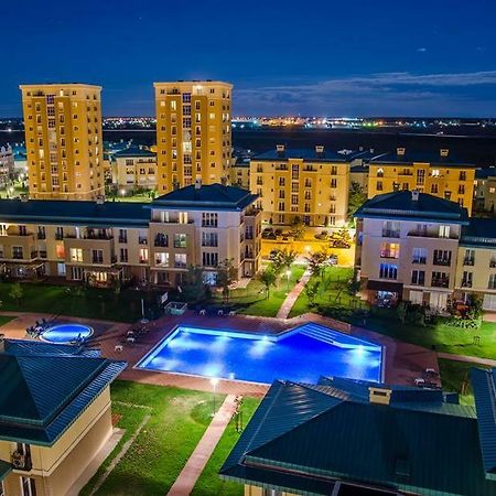 Luxury Apartment With Pool In North Bucharest Cretuleasca Eksteriør bilde